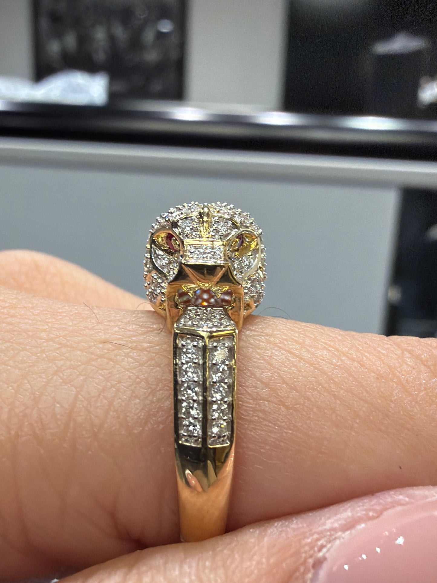 Natural diamond jaguar ring 14k