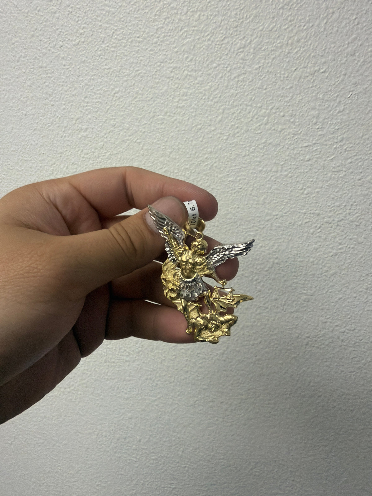 Saint michael pendant 6.7g 10kt