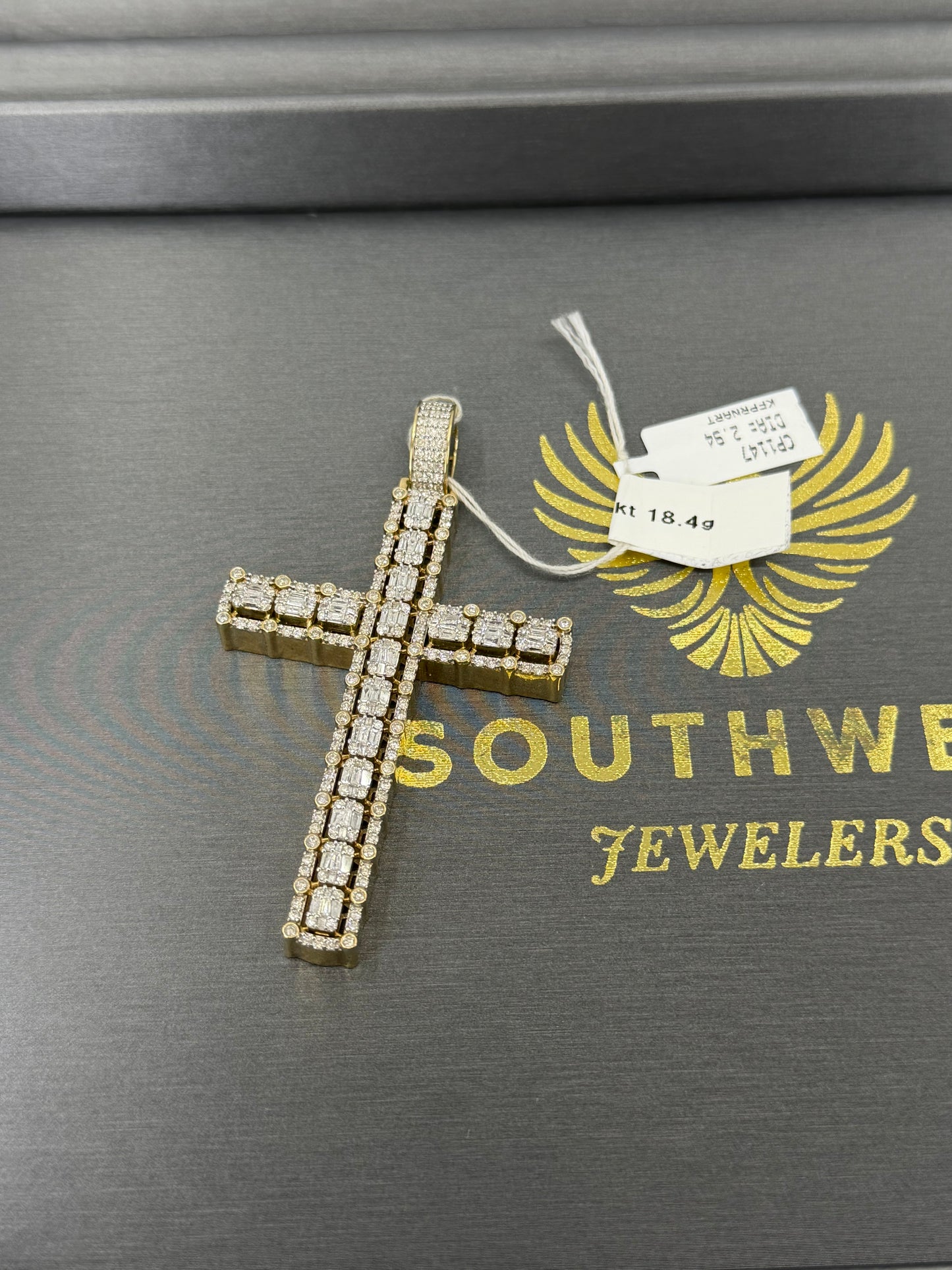 10KT YELLOW GOLD DIAMOND CROSS