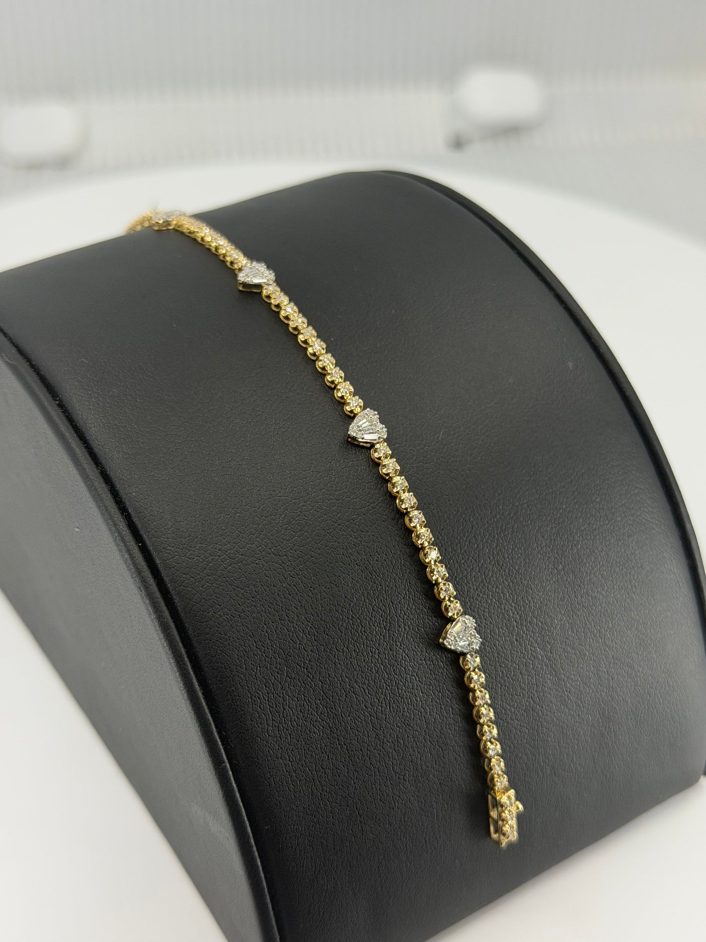 14kt DIAMOND HEART BRACELET